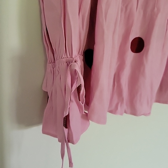 NWOT ASOS DESIGN Oversized Wrap Blouse with Dip Hem in Spot size US 4 - Picture 4 of 6